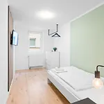 Home2stay In Zentrum Kitchen, Wifi, Smart Tv Apartmán Nuertingen