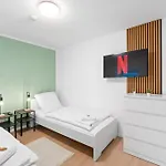 Home2stay In Zentrum Kitchen, Wifi, Smart Tv Nuertingen