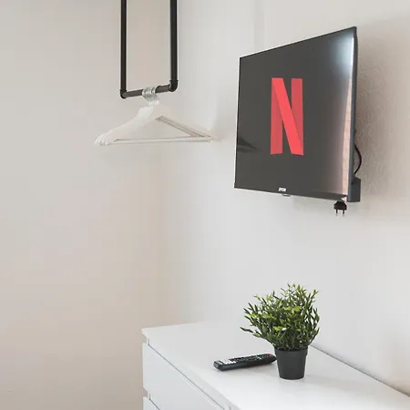 Moderne Monteurwohnungen In Zentrum Kitchen, Wifi, Smart Tv Appartement