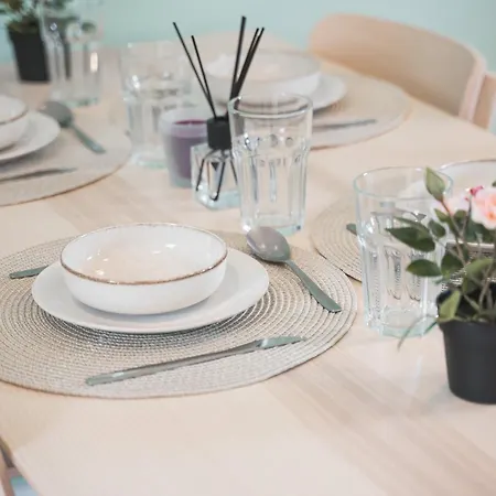 Moderne Monteurwohnungen In Zentrum Kitchen, Wifi, Smart Tv * Nuertingen