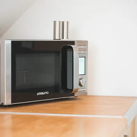 Moderne Monteurwohnungen In Zentrum Kitchen, Wifi, Smart Tv Nuertingen