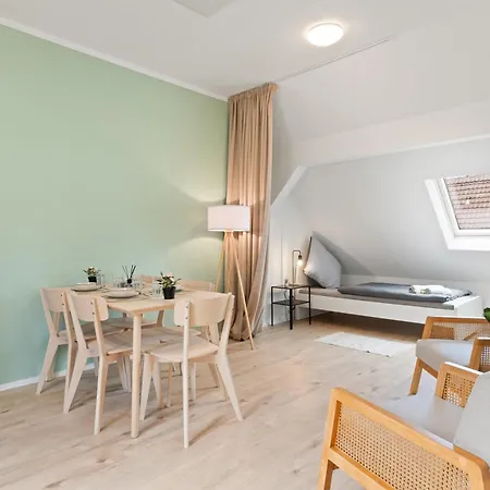 Apartmenthaus Zentrum Kitchen,wifi,smart Tv *** Apartment Nuertingen