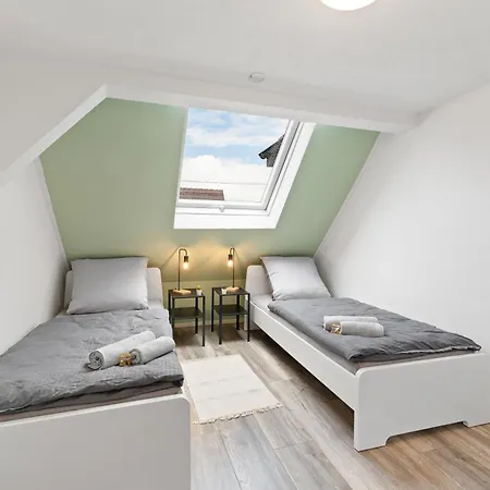 Apartment Apartmenthaus Zentrum Kitchen,wifi,smart Tv ***