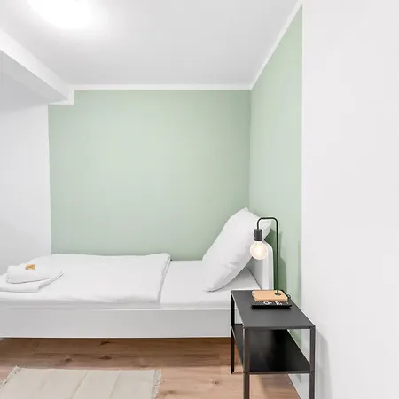 Appartement Moderne Monteurwohnungen In Zentrum Kitchen, Wifi, Smart Tv