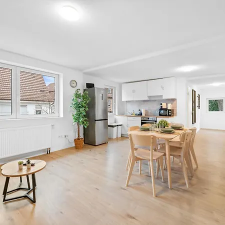 Moderne Monteurwohnungen In Zentrum Kitchen, Wifi, Smart Tv *