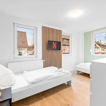Moderne Monteurwohnungen In Zentrum Kitchen, Wifi, Smart Tv * Nuertingen