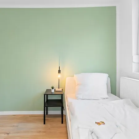 Apartmenthaus Zentrum Kitchen,wifi,smart Tv *** Nuertingen