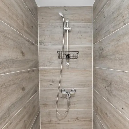 Appartement Moderne Monteurwohnungen In Zentrum Kitchen, Wifi, Smart Tv Nuertingen