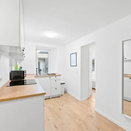 Appartement Moderne Monteurwohnungen In Zentrum Kitchen, Wifi, Smart Tv Nuertingen