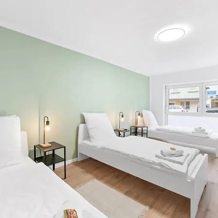 Moderne Monteurwohnungen In Zentrum Kitchen, Wifi, Smart Tv