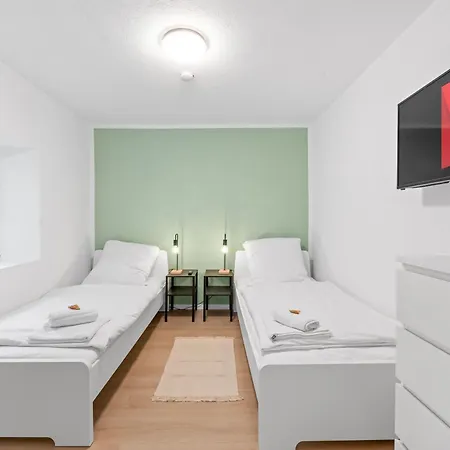 Moderne Monteurwohnungen In Zentrum Kitchen, Wifi, Smart Tv Appartement Nuertingen
