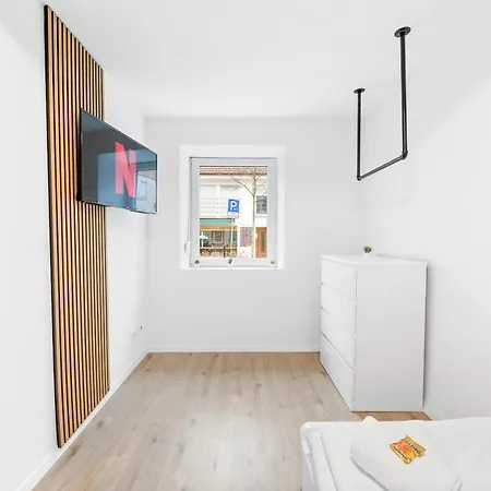 Moderne Monteurwohnungen In Zentrum Kitchen, Wifi, Smart Tv *