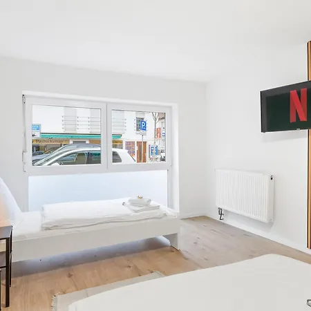 Moderne Monteurwohnungen In Zentrum Kitchen, Wifi, Smart Tv