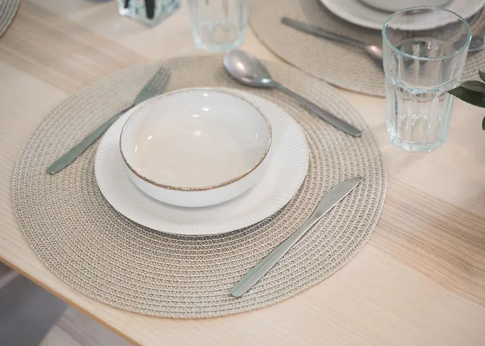 Moderne Monteurwohnungen In Zentrum Kitchen, Wifi, Smart Tv דירה *