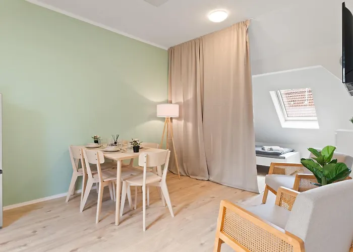 Moderne Monteurwohnungen In Zentrum Kitchen, Wifi, Smart Tv דירה נורטינגן