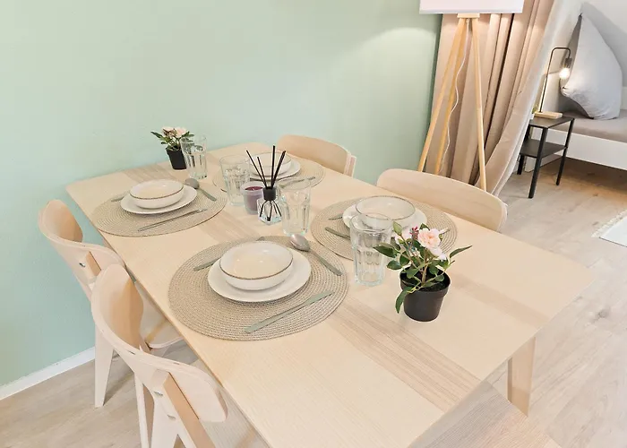 Moderne Monteurwohnungen In Zentrum Kitchen, Wifi, Smart Tv