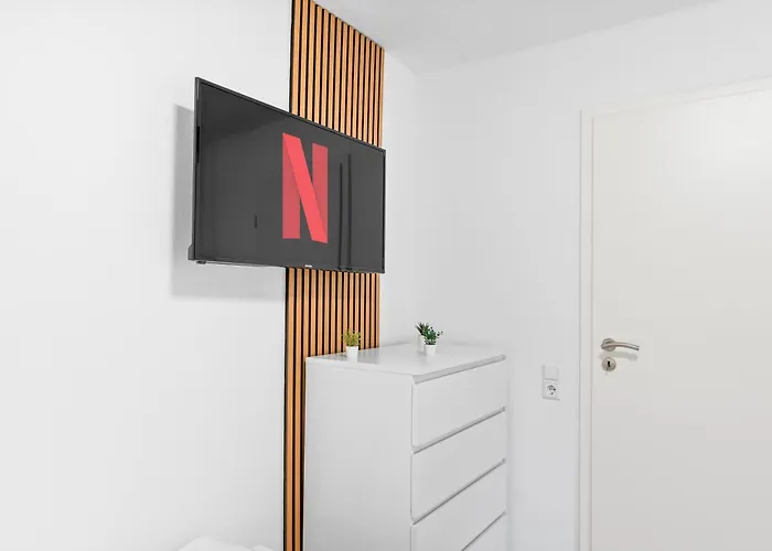 Moderne Monteurwohnungen In Zentrum Kitchen, Wifi, Smart Tv דירה נורטינגן