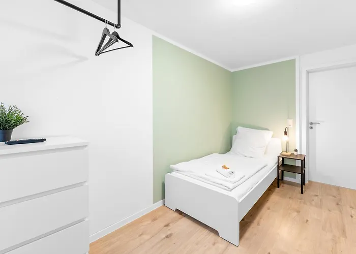 Moderne Monteurwohnungen In Zentrum Kitchen, Wifi, Smart Tv *