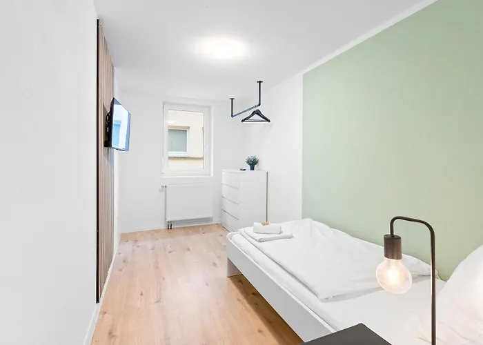 Moderne Monteurwohnungen In Zentrum Kitchen, Wifi, Smart Tv דירה נורטינגן