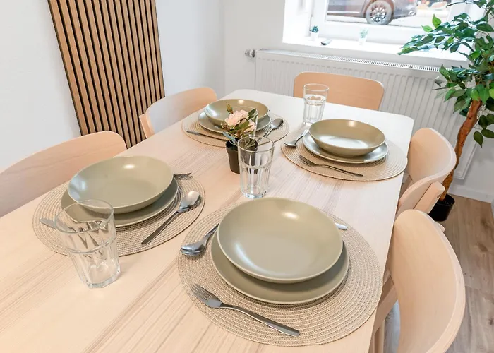 Moderne Monteurwohnungen In Zentrum Kitchen, Wifi, Smart Tv דירה *