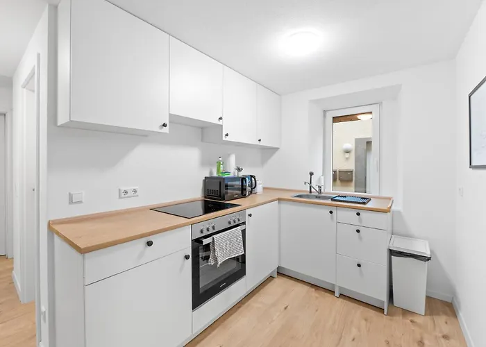 Moderne Monteurwohnungen In Zentrum Kitchen, Wifi, Smart Tv דירה *