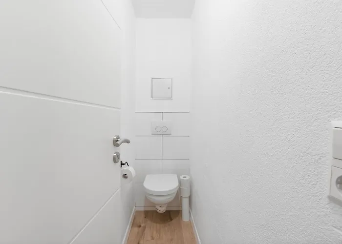 Moderne Monteurwohnungen In Zentrum Kitchen, Wifi, Smart Tv דירה נורטינגן