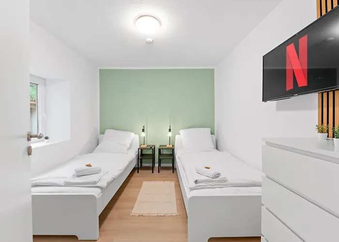 Moderne Monteurwohnungen In Zentrum Kitchen, Wifi, Smart Tv דירה נורטינגן