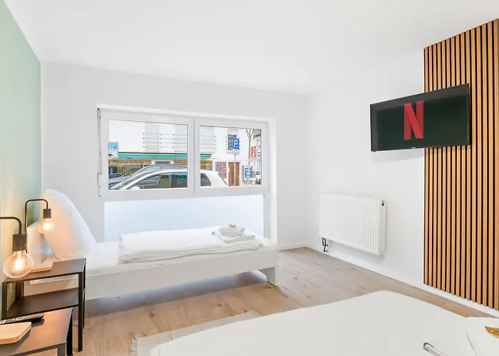 Moderne Monteurwohnungen In Zentrum Kitchen, Wifi, Smart Tv